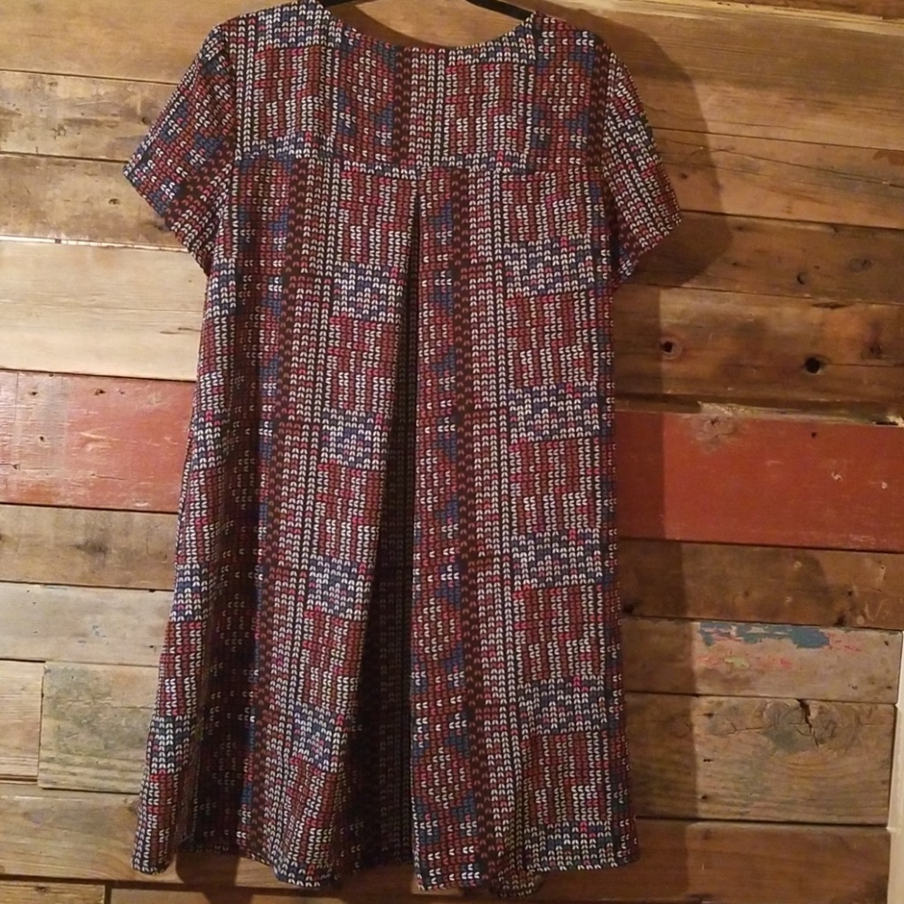Patterned Shift Dress - Picture 4 of 4